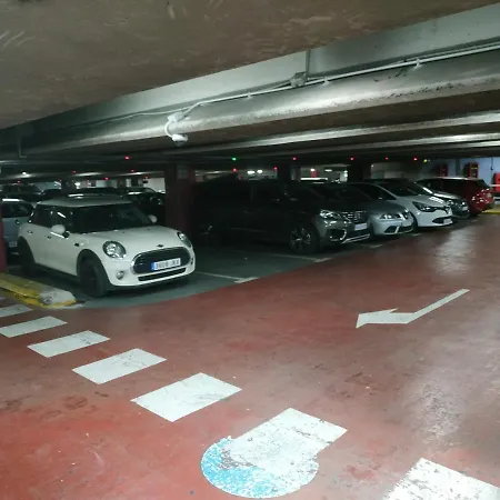 Center Premium, Free Parking Apartment