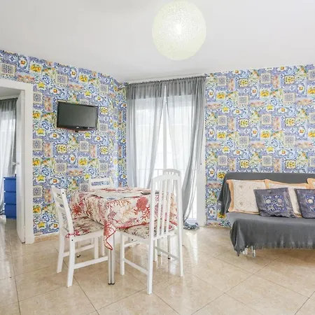 Center Premium, Free Parking Apartment *